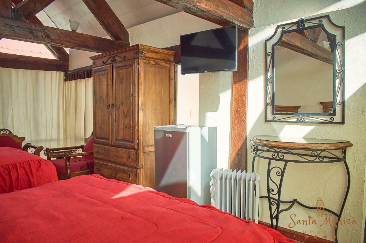 Santa Monica Hotel 3*
